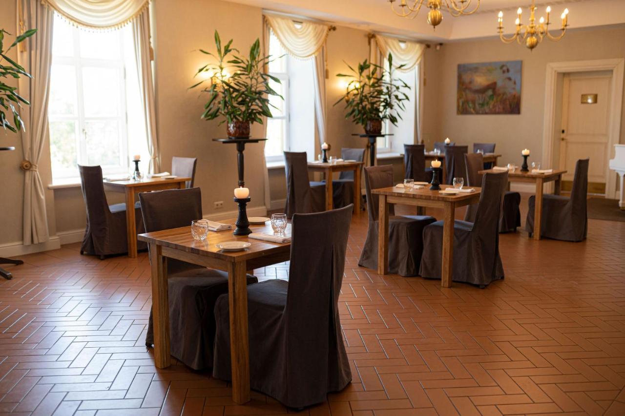 Hotel Skrunda Manor Extérieur photo