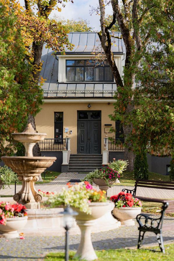 Hotel Skrunda Manor Extérieur photo