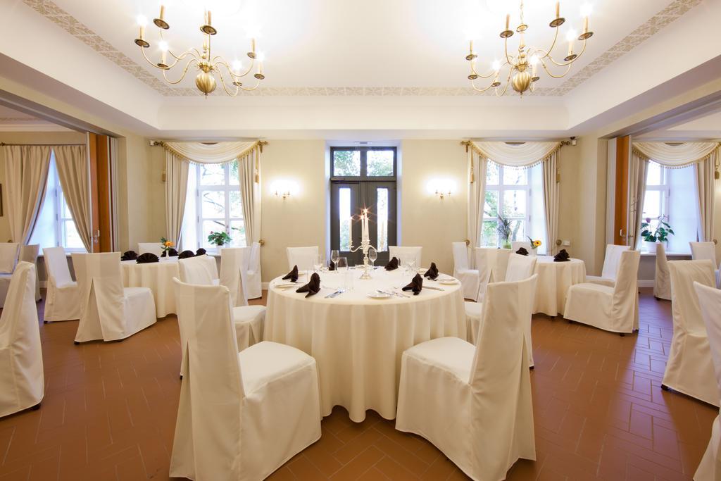 Hotel Skrunda Manor Extérieur photo