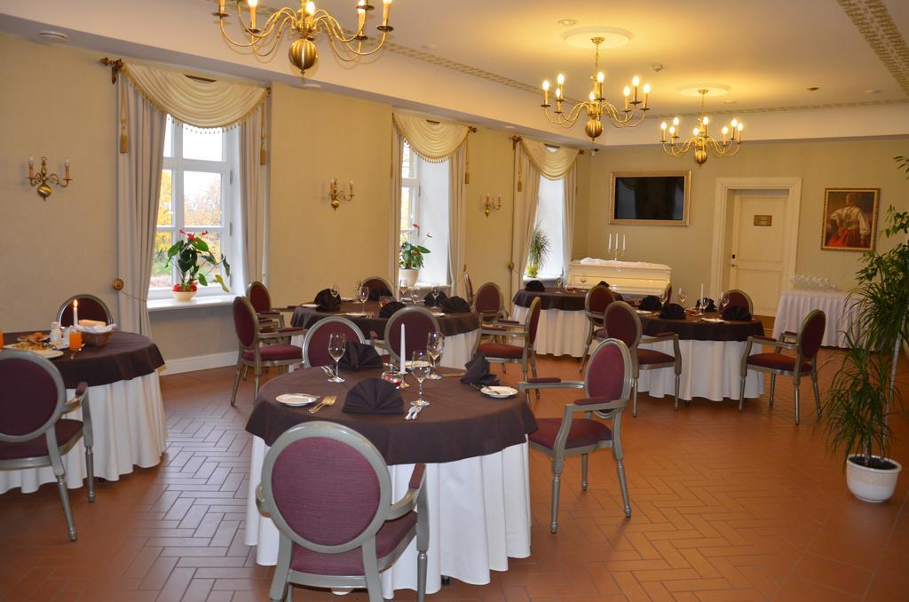 Hotel Skrunda Manor Extérieur photo