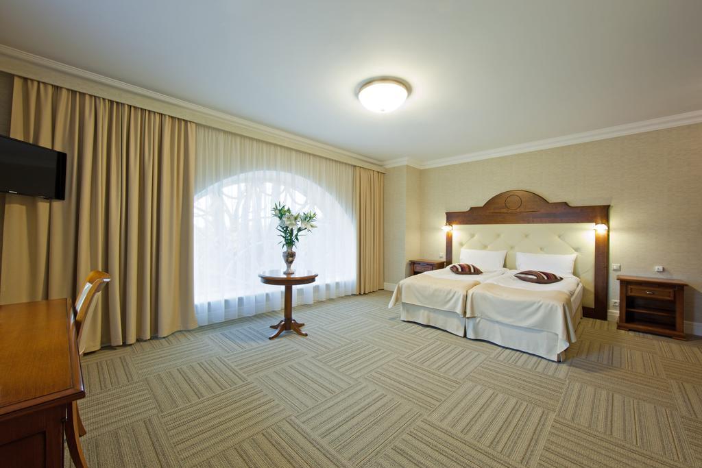 Hotel Skrunda Manor Extérieur photo