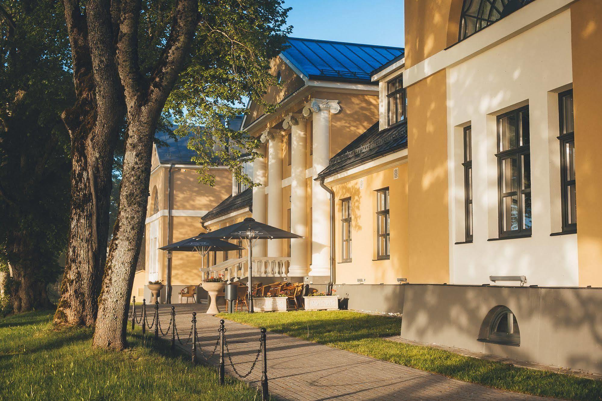 Hotel Skrunda Manor Extérieur photo