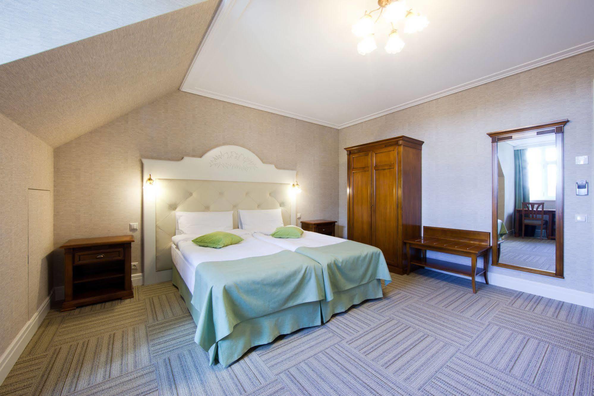 Hotel Skrunda Manor Extérieur photo