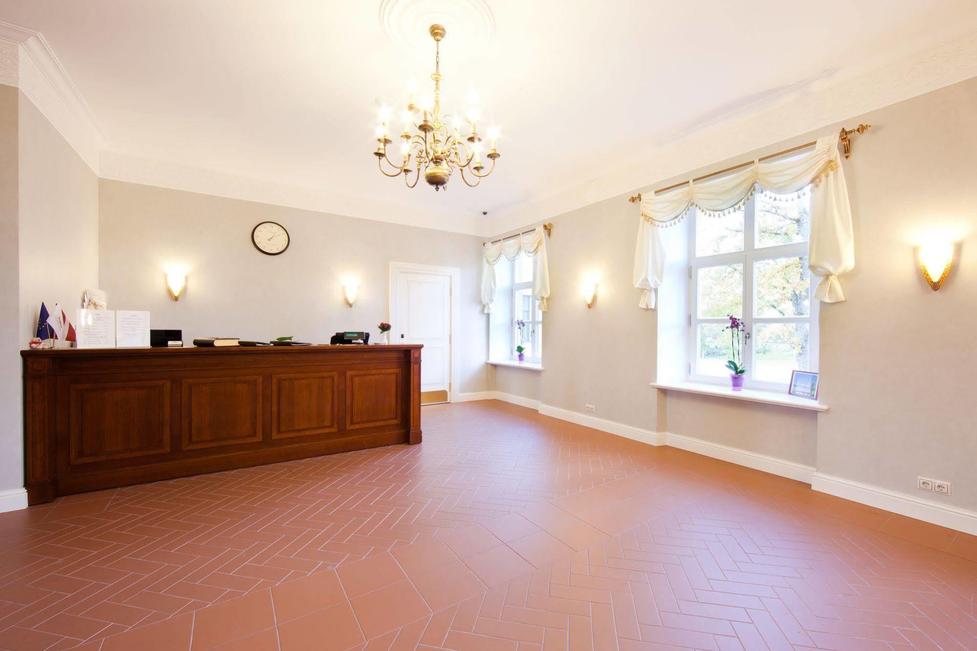 Hotel Skrunda Manor Extérieur photo