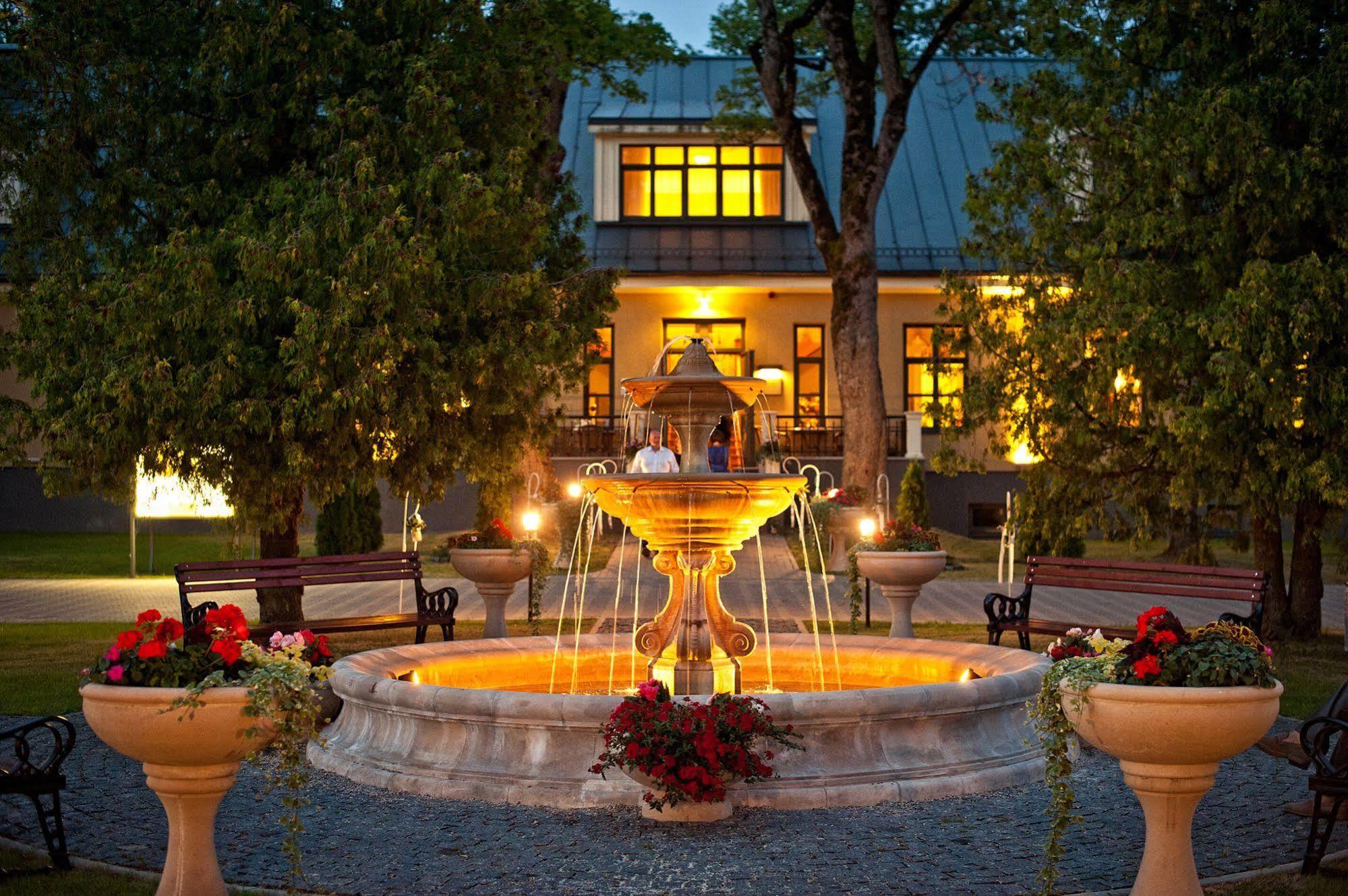 Hotel Skrunda Manor Extérieur photo